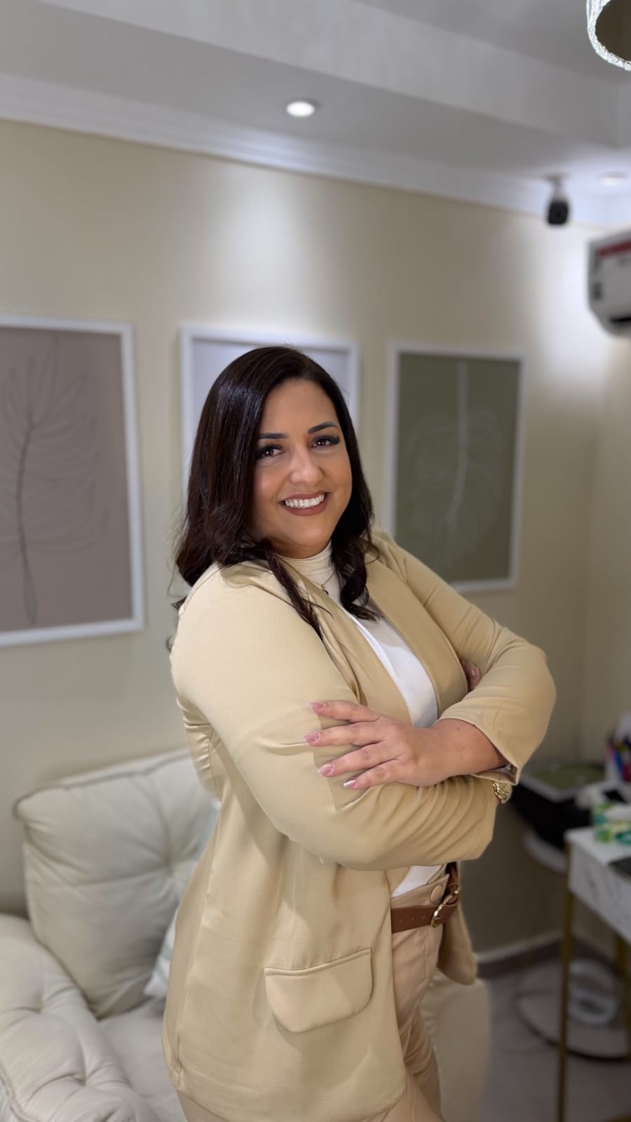 Nayara Santana, terapeuta, em seu consultório